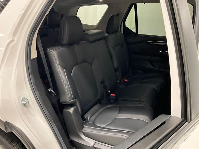 Photo of 2025 Platinum White Pearl Honda Pilot