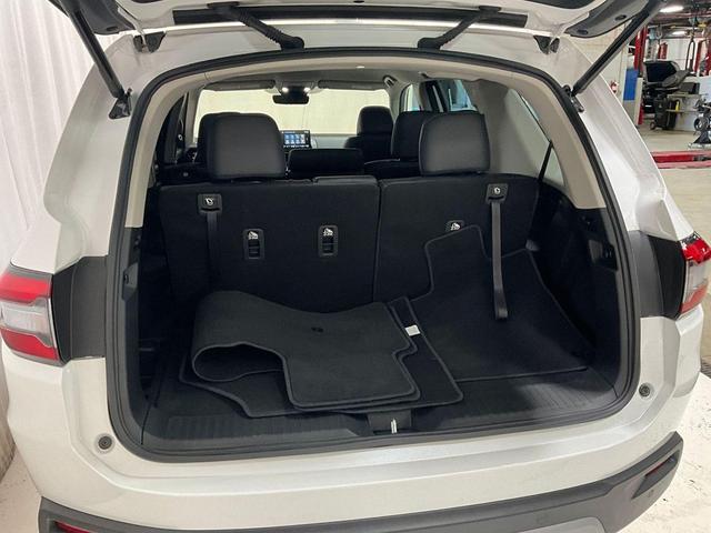 Photo of 2025 Platinum White Pearl Honda Pilot
