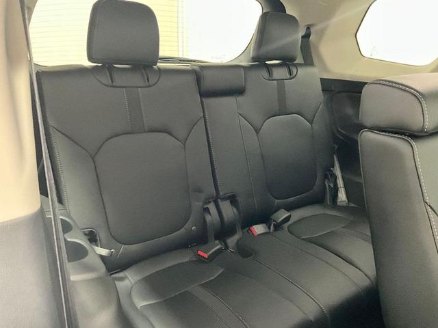 Photo of 2025 Platinum White Pearl Honda Pilot