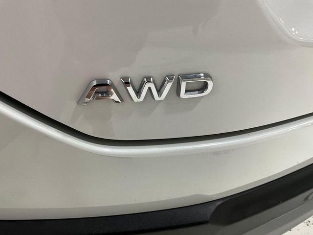 Photo of 2025 Platinum White Pearl Honda Pilot