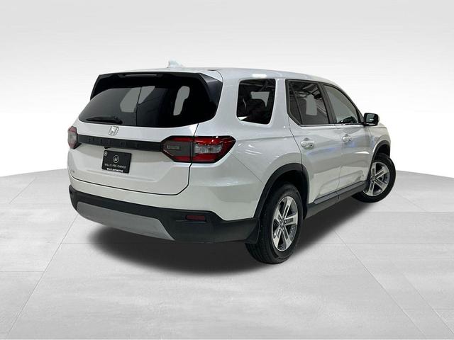 Photo of 2025 Platinum White Pearl Honda Pilot