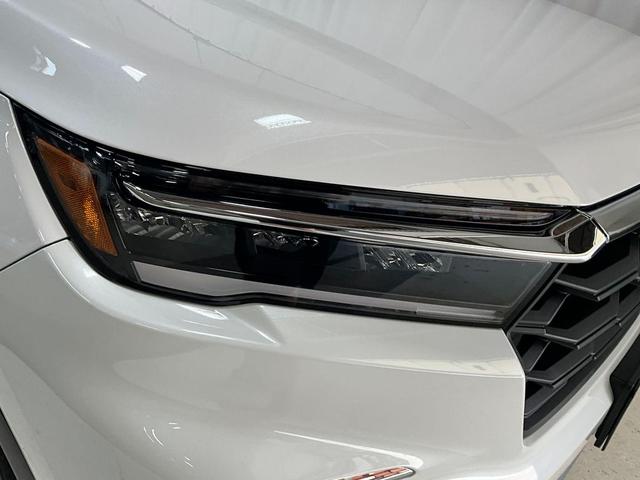 Photo of 2025 Platinum White Pearl Honda Pilot