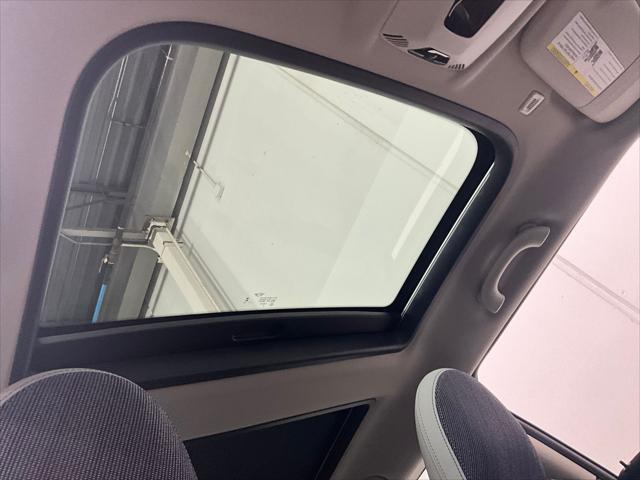 Photo of 2025 White Metallic MINI Hardtop