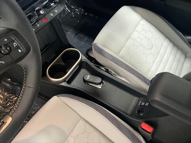 Photo of 2025 White Metallic MINI Hardtop