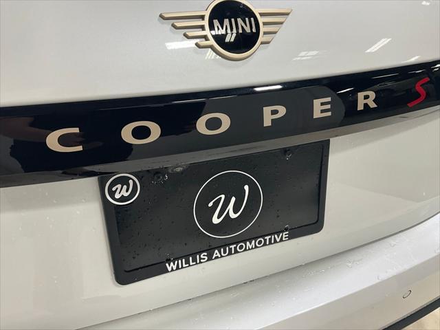 Photo of 2025 White Metallic MINI Hardtop