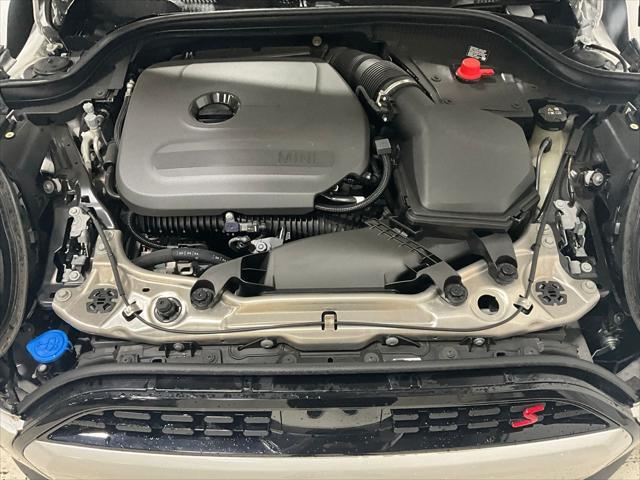 Photo of 2025 White Metallic MINI Hardtop