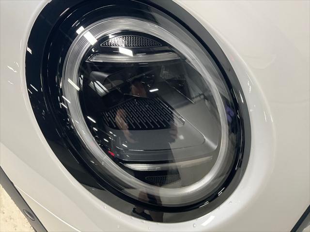 Photo of 2025 White Metallic MINI Hardtop