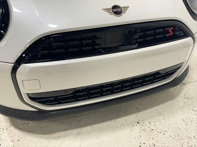 Photo of 2025 White Metallic MINI Hardtop