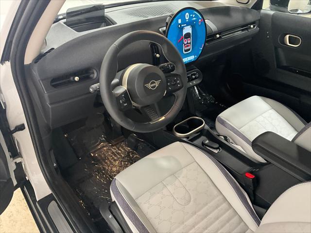Photo of 2025 White Metallic MINI Hardtop