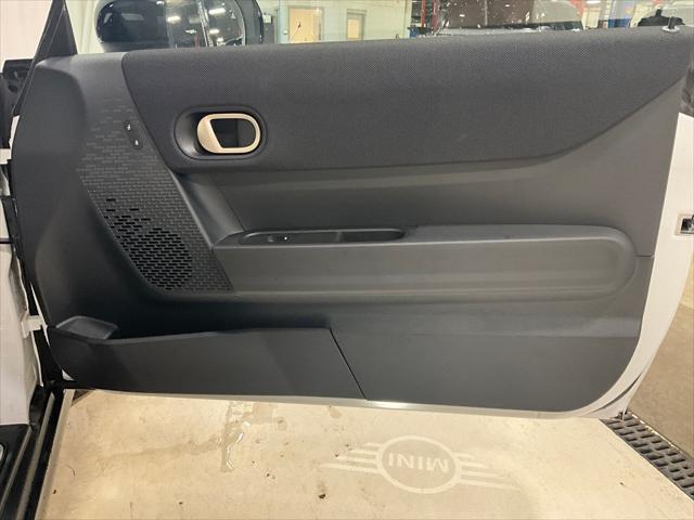 Photo of 2025 White Metallic MINI Hardtop