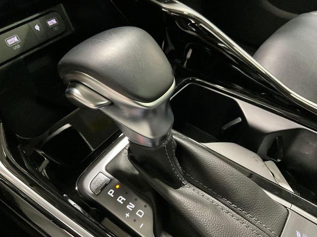 Photo of 2022 Ebony Black Kia Sorento