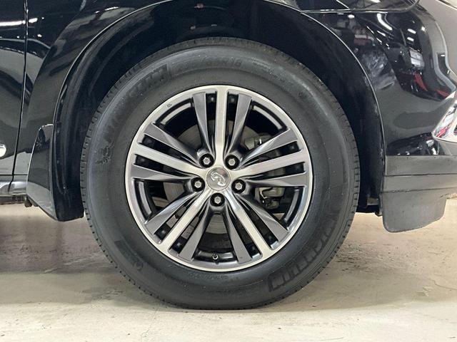 Photo of 2017 Black Obsidian INFINITI QX60