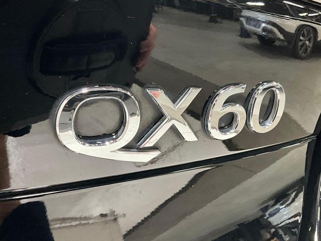 Photo of 2017 Black Obsidian INFINITI QX60