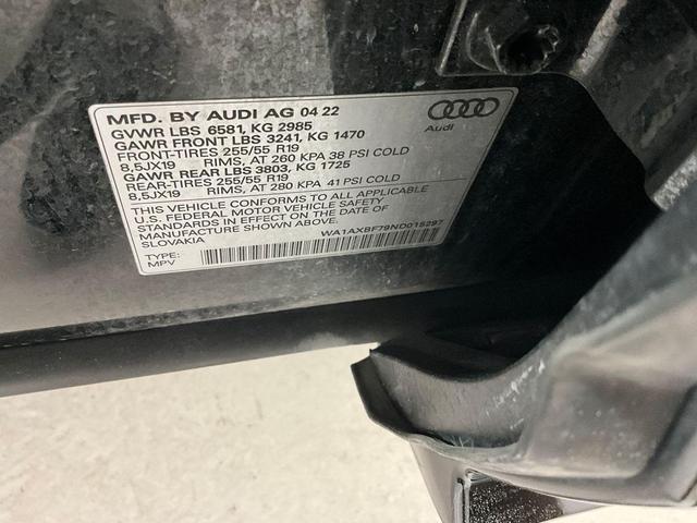Photo of 2022 Mythos Black Metallic Audi Q7
