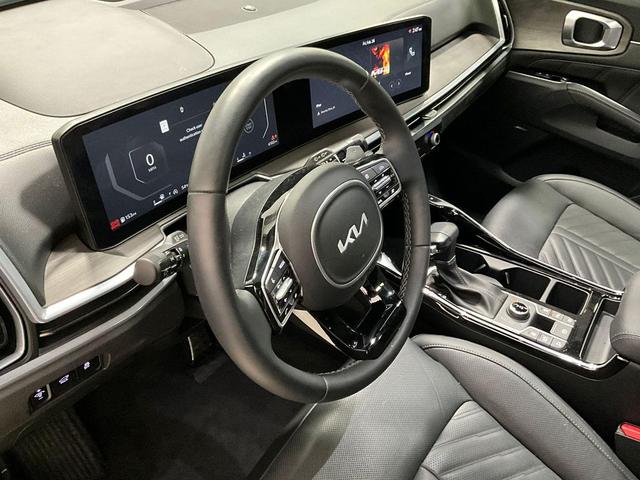 Photo of 2024 Everlasting Silver Kia Sorento