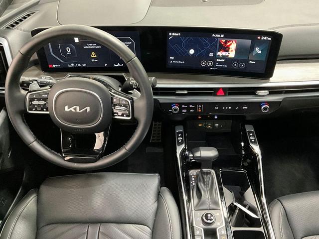 Photo of 2024 Everlasting Silver Kia Sorento
