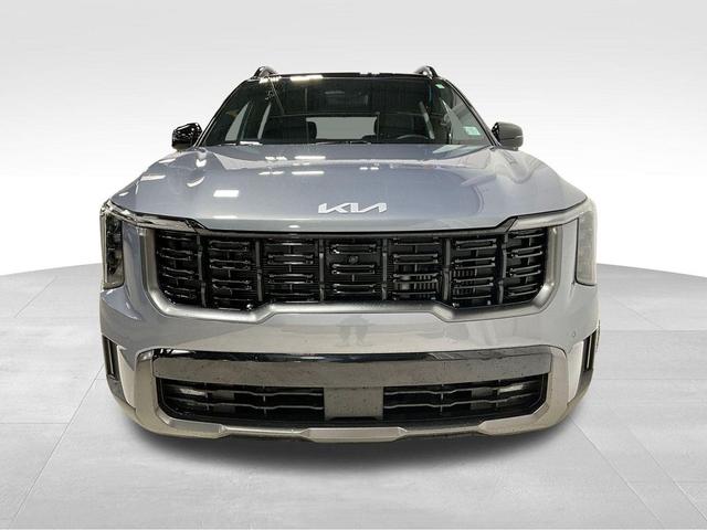 Photo of 2024 Everlasting Silver Kia Sorento