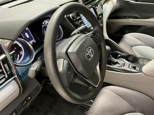 Photo of 2018 Predawn Gray Mica Toyota Camry Hybrid