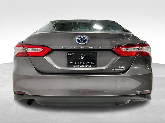 Photo of 2018 Predawn Gray Mica Toyota Camry Hybrid