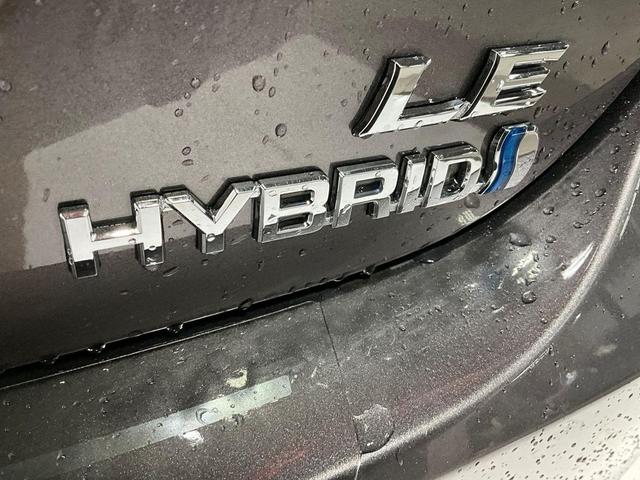 Photo of 2018 Predawn Gray Mica Toyota Camry Hybrid