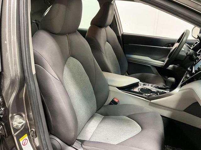 Photo of 2018 Predawn Gray Mica Toyota Camry Hybrid