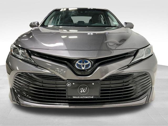 Photo of 2018 Predawn Gray Mica Toyota Camry Hybrid