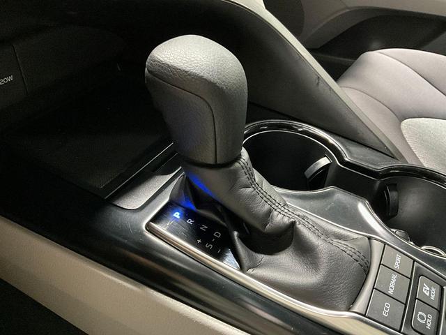 Photo of 2018 Predawn Gray Mica Toyota Camry Hybrid