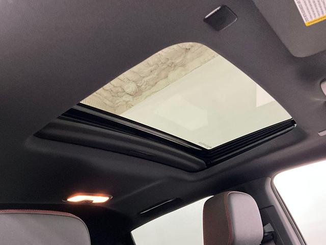 Photo of 2023 Radiant Red Tintcoat Chevrolet Colorado