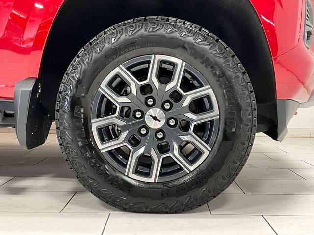 Photo of 2023 Radiant Red Tintcoat Chevrolet Colorado