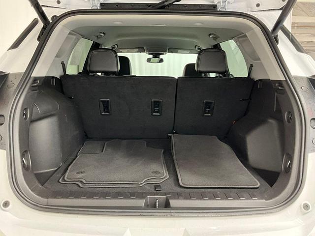 Photo of 2024 Summit White GMC Terrain