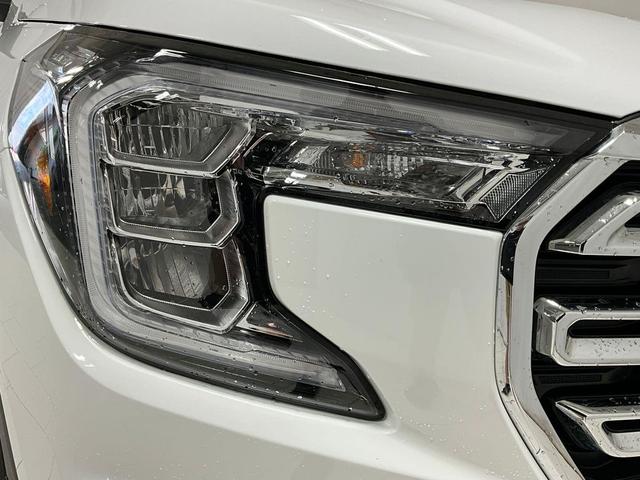 Photo of 2024 Summit White GMC Terrain