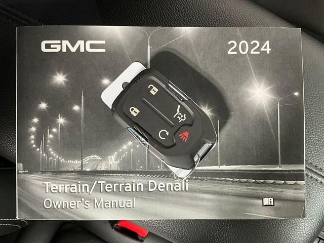Photo of 2024 Summit White GMC Terrain