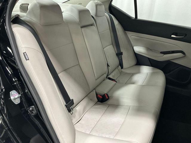 Photo of 2024 Super Black Clearcoat Nissan Altima