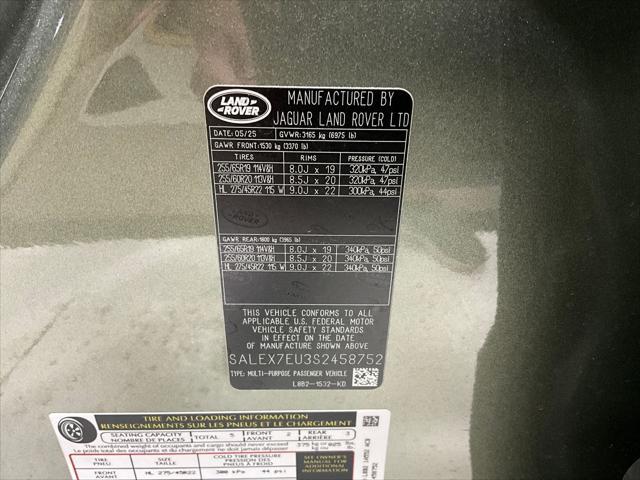 Photo of 2025 Pangea Green Metallic Land Rover Defender
