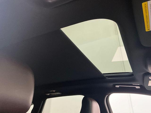 Photo of 2021 Burgundy Velvet Metallic Tinted Clearcoat Ford Edge