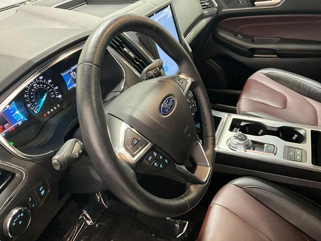 Photo of 2021 Burgundy Velvet Metallic Tinted Clearcoat Ford Edge