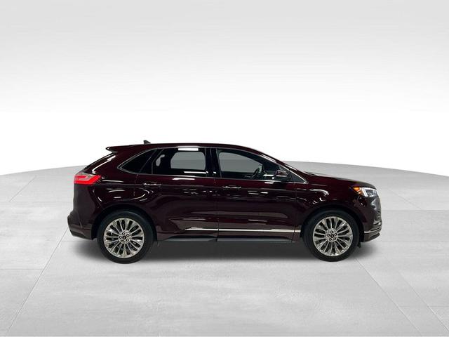 Photo of 2021 Burgundy Velvet Metallic Tinted Clearcoat Ford Edge