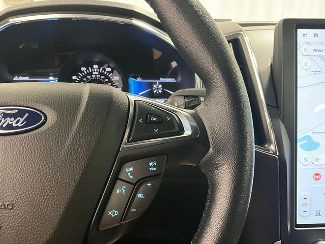 Photo of 2021 Burgundy Velvet Metallic Tinted Clearcoat Ford Edge
