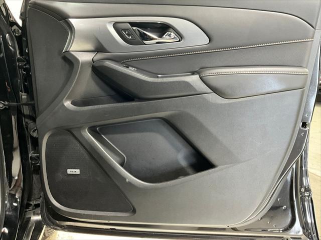 Photo of 2020 Mosaic Black Metallic Chevrolet Traverse