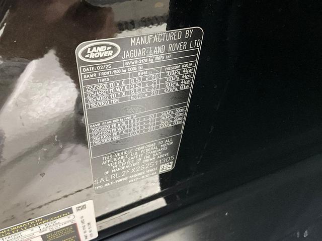 Photo of 2025 Santorini Black Metallic Land Rover Discovery
