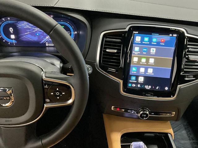 Photo of 2024 Onyx Black Metallic Volvo XC90 Recharge Plug-In Hybrid