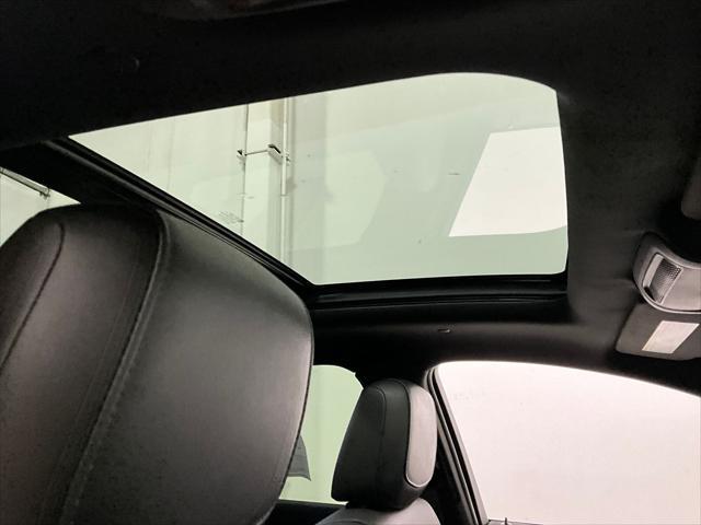 Photo of 2021 Stellar Black Metallic Cadillac XT5