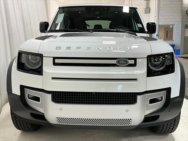 Photo of 2025 Fuji White Land Rover Defender