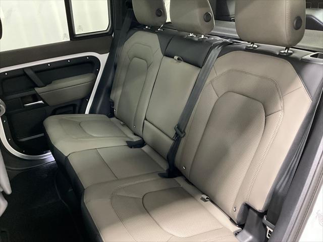 Photo of 2025 Fuji White Land Rover Defender