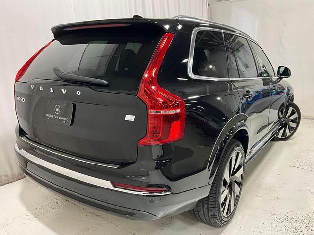 Photo of 2023 Onyx Black Metallic Volvo XC90 Recharge Plug-In Hybrid