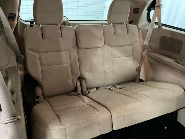 Photo of 2015 Cashmere/Sandstone Pearlcoat Dodge Grand Caravan