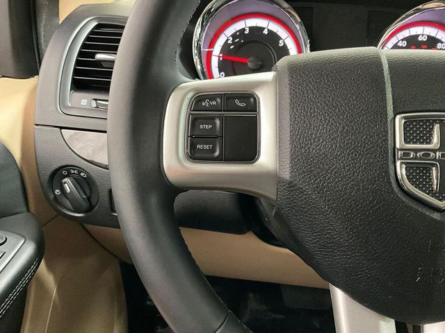 Photo of 2015 Cashmere/Sandstone Pearlcoat Dodge Grand Caravan