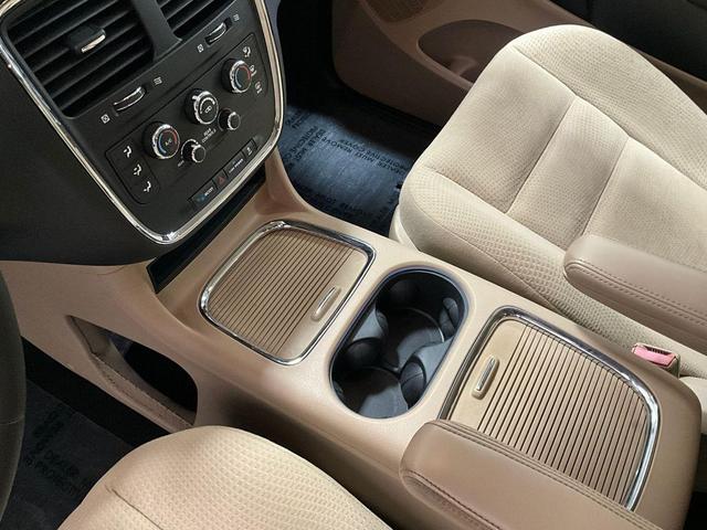 Photo of 2015 Cashmere/Sandstone Pearlcoat Dodge Grand Caravan