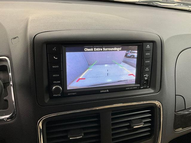 Photo of 2015 Cashmere/Sandstone Pearlcoat Dodge Grand Caravan