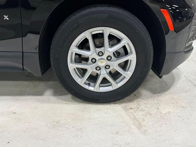 Photo of 2024 Mosaic Black Metallic Chevrolet Equinox